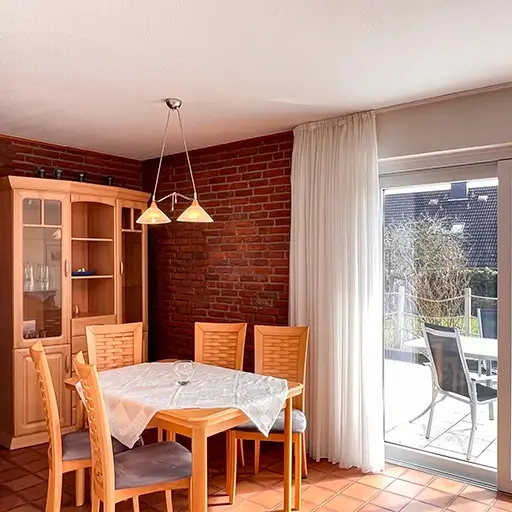 Wohnzimmer mit Terrasse